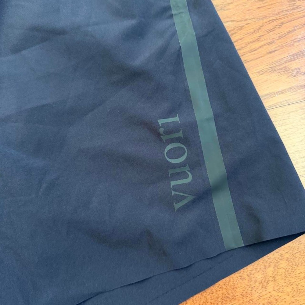 Vuori Domain Performance Shorts Mens Small S Black 6.5" Inseam Lined Gym V3007 - Picture 2 of 6